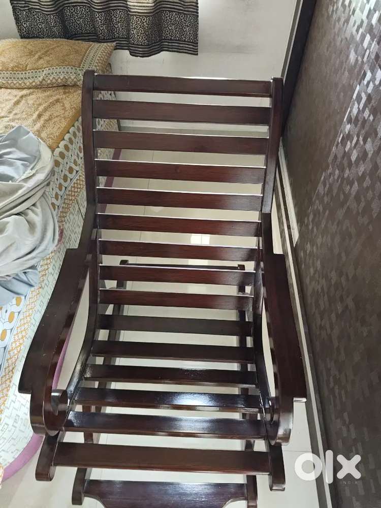 Rocking chair - Other Household Items in Sudarshan Nagar, Pune - 1859804274