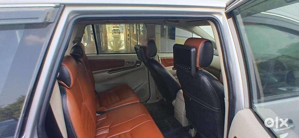 Toyota Innova 2.5 Gx (diesel) 8 Seater Bs Iv, 2013, Diesel