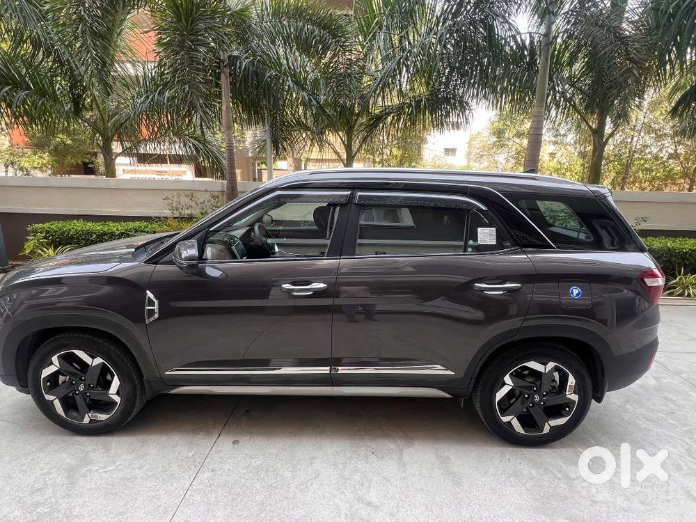 Hyundai Alcazar 2022 Petrol / 12750 Km Driven / Well Maintained