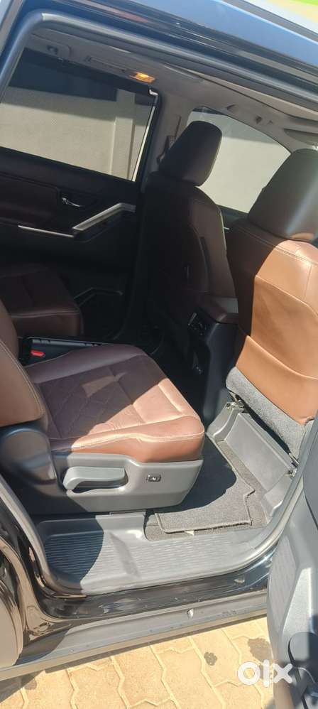 Toyota Innova Hycross 2.0 Zx (o) Hybrid 7 Str, 2025, Cng & Hybrids