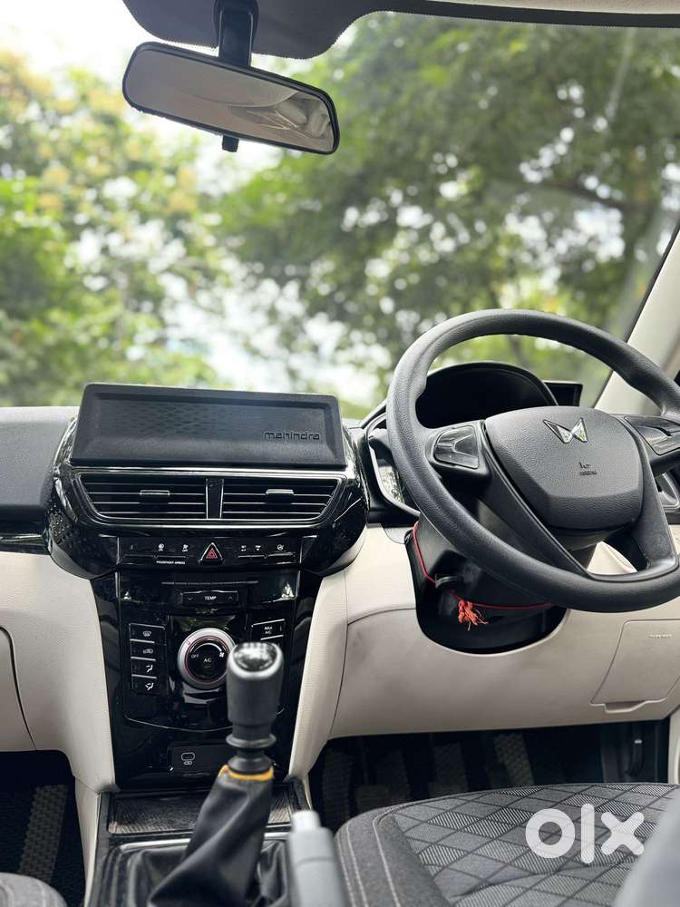 Mahindra Xuv 3xo Mx1 Pm Mt, 2024, Petrol