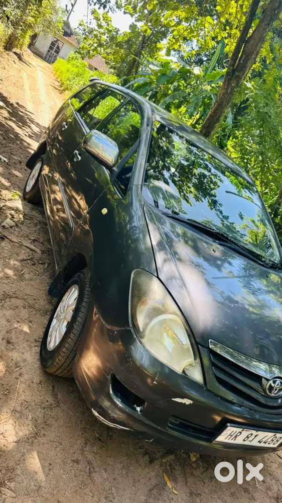 Toyota Innova 2.5 V 2011