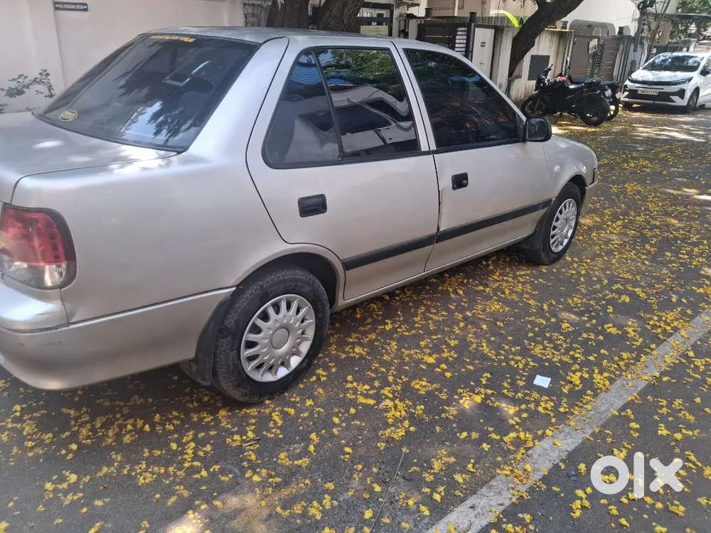 Maruti Suzuki Esteem 2005