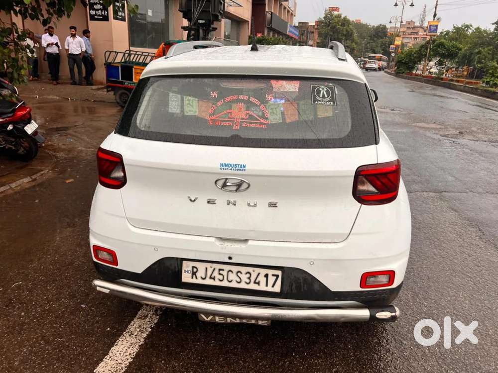 Hyundai Venue 1.2 S (o), 2022, Petrol