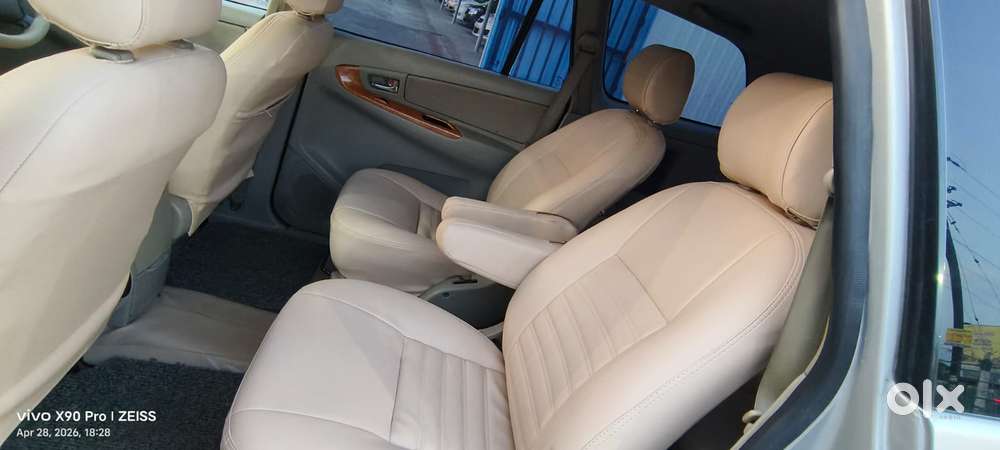 Toyota Innova 2.5 V 7 Str, 2010, Diesel