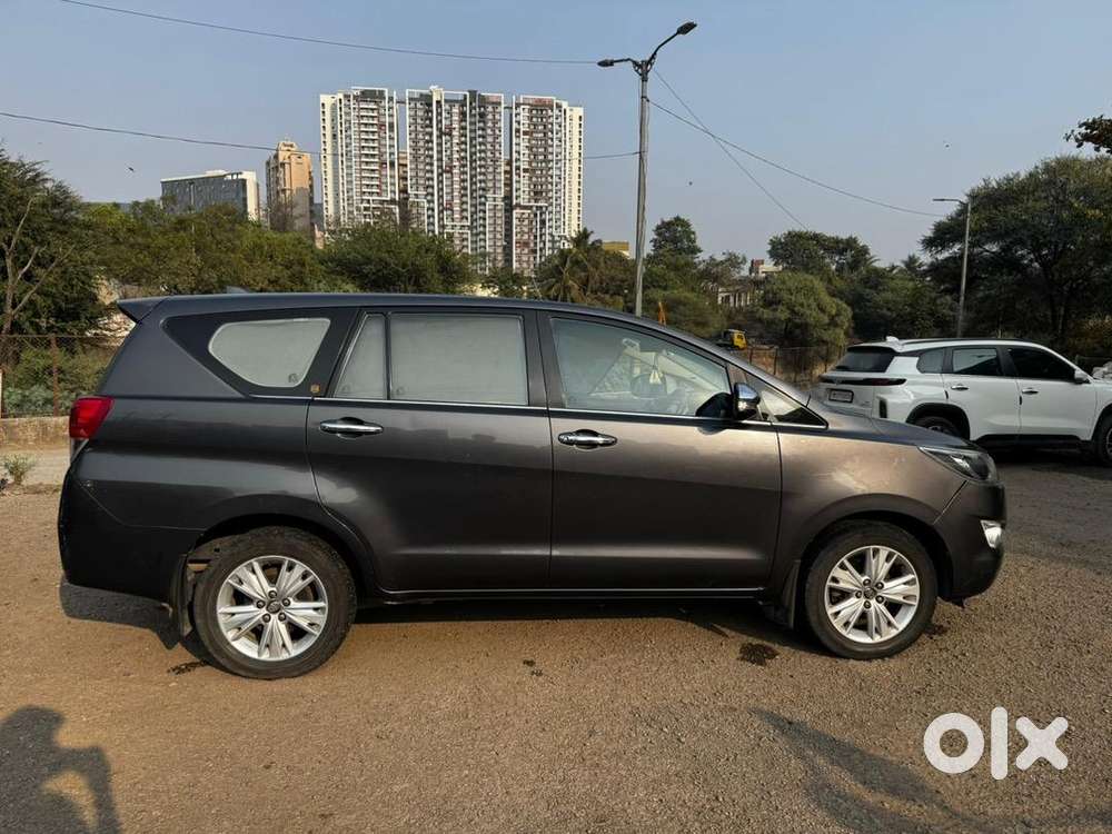 Toyota Innova Crysta 2016 Diesel Well Maintained