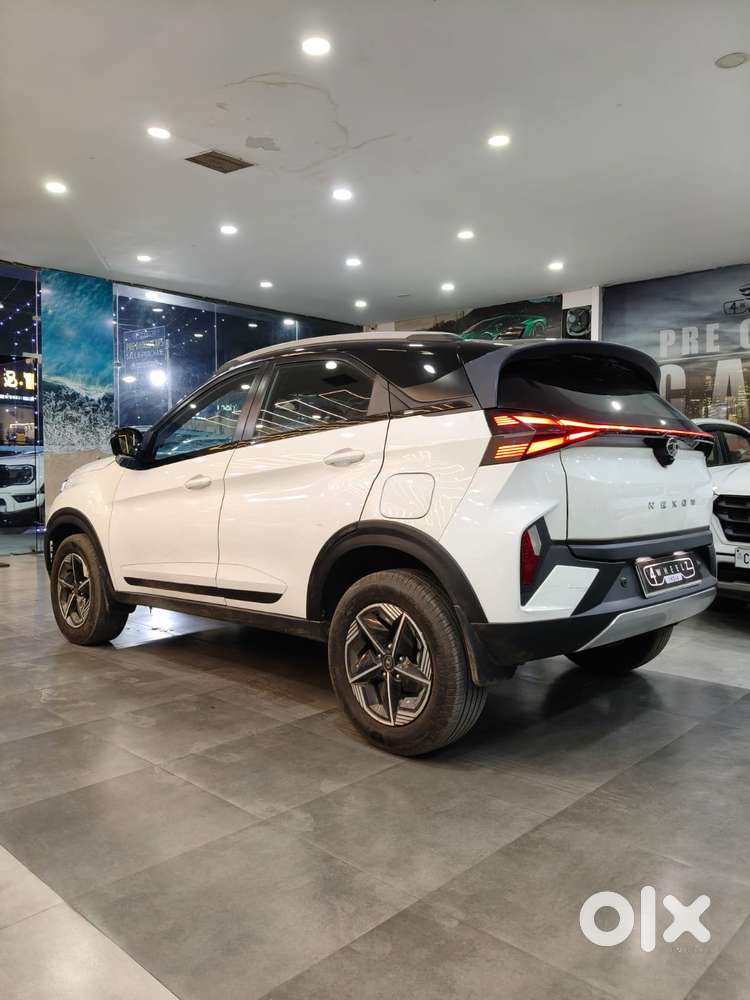 Tata Nexon Fearless Plus Purple 1.5 Revotorq Diesel 6amt Dual Tone, ..