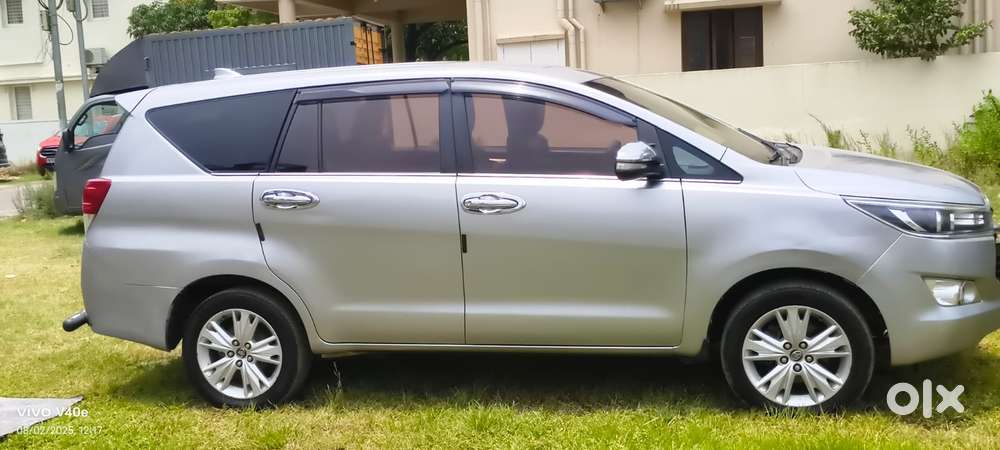 Toyota Innova Crysta 2.8z Automatic, 2016, Diesel