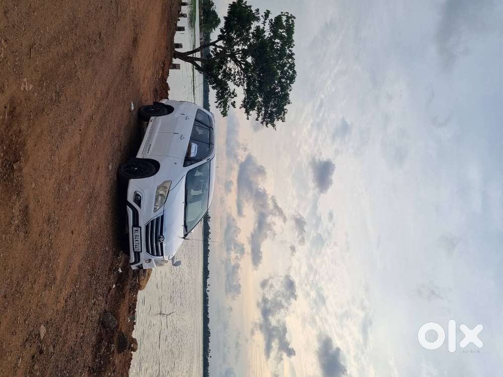 Innova 2.5g Re, Very Good Condition, All Documents Clear.