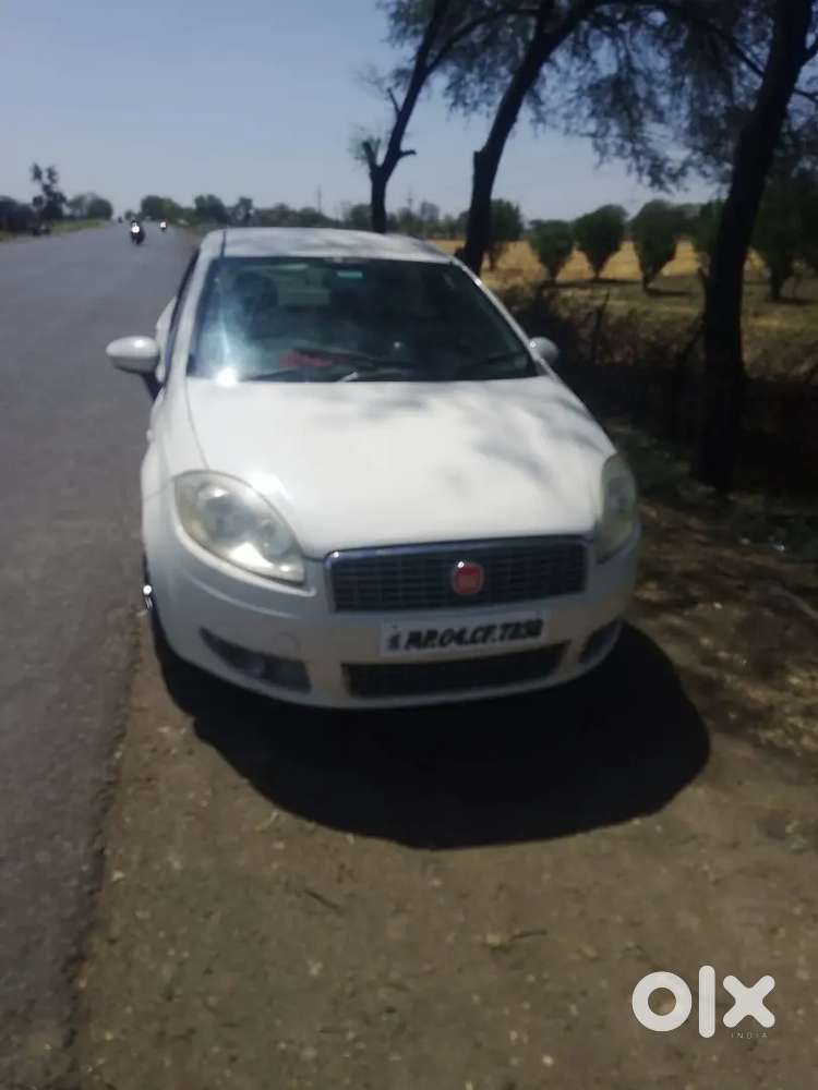 New Car Lena Hai Gadi Ek Dum Kadak Hai Koi Kam Nahi Hai