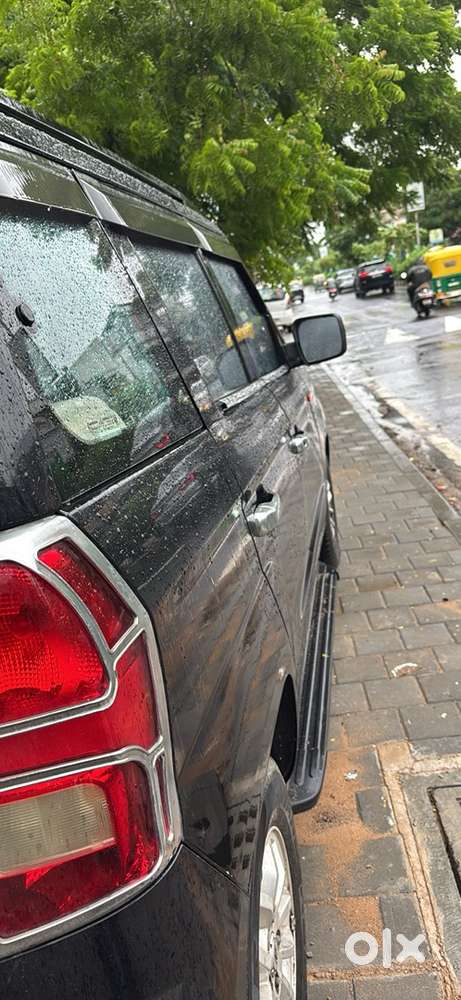 Mahindra Tuv 300 2017