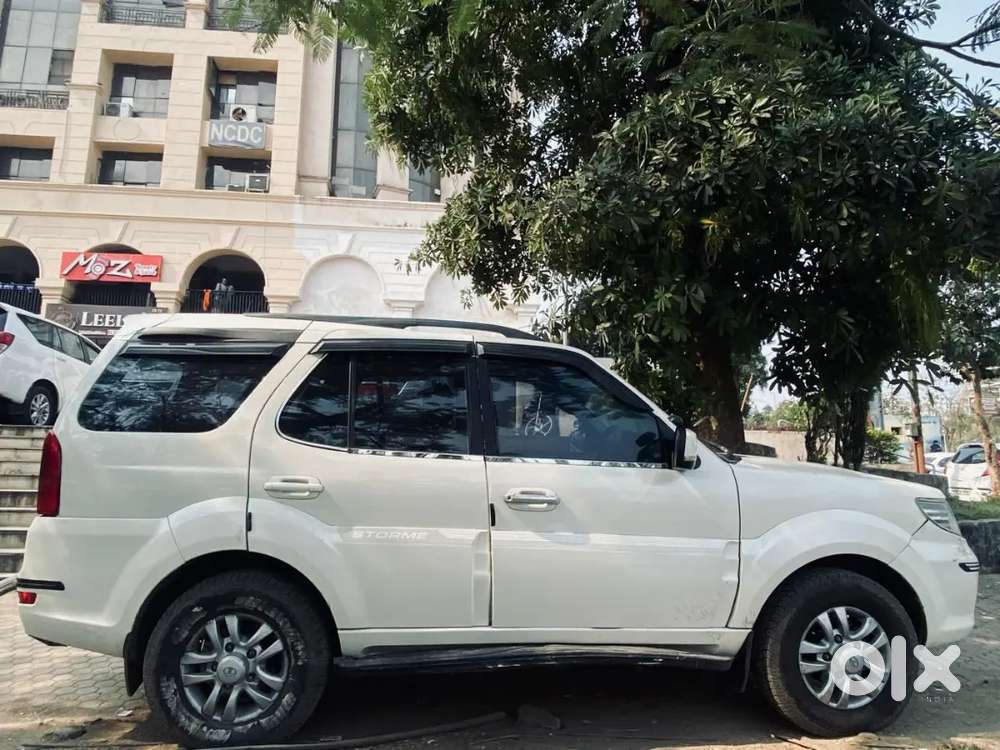 Tata Safari Storme 2013 Diesel 109000 Km Driven