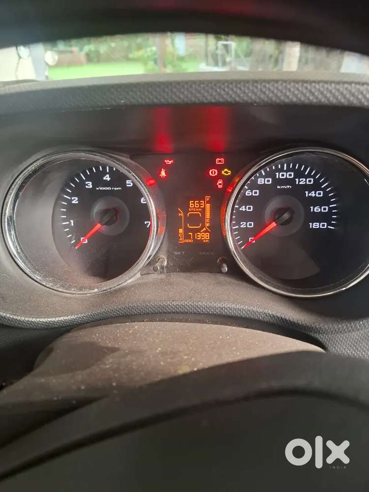 Suv 7 Seater 
Mahindra Tuv T10