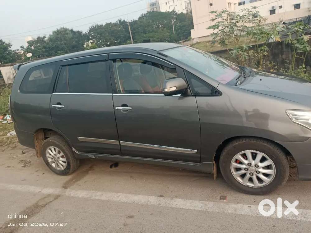 Toyota Innova 2012