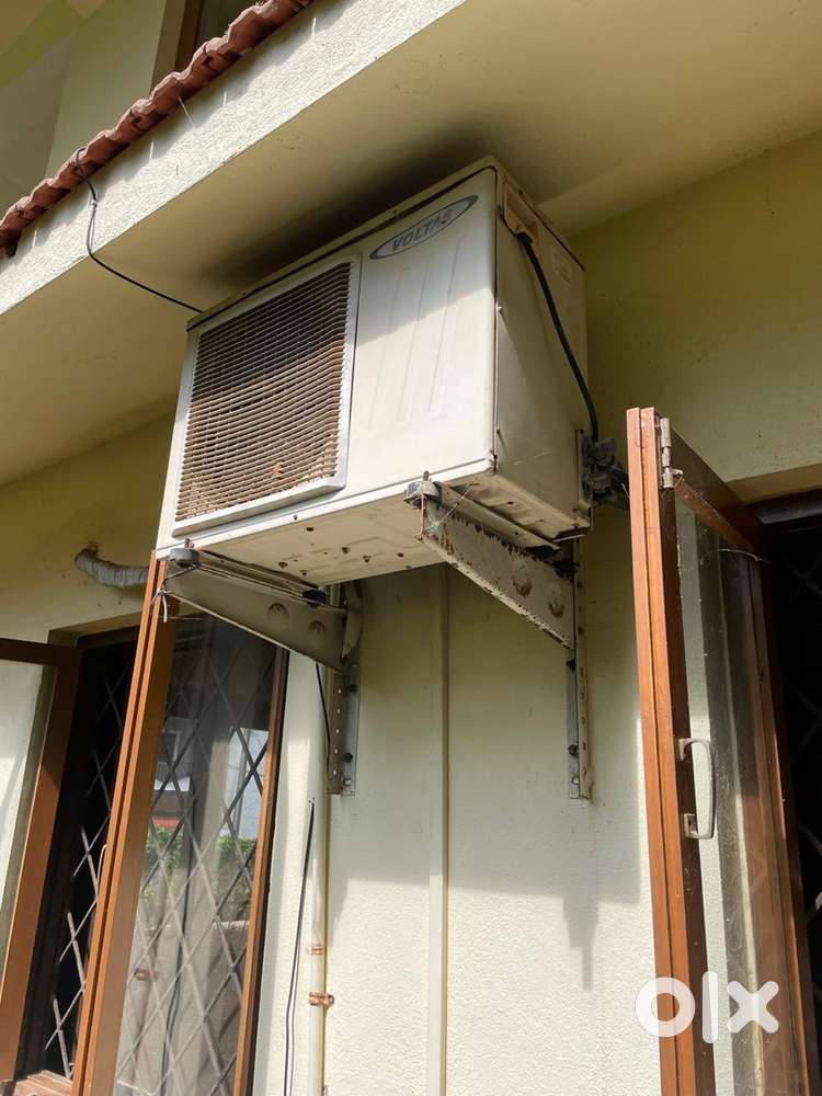 Voltas Vertis 2 ton AC