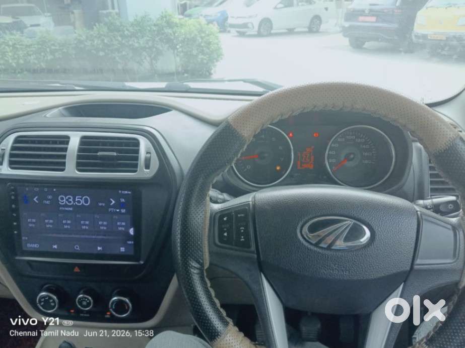 Mahindra Tuv 300 T8, 2016, Petrol