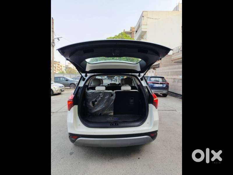 Mahindra Xuv700 2.2 Ax 7 Diesel At Str Awd, 2022, Diesel