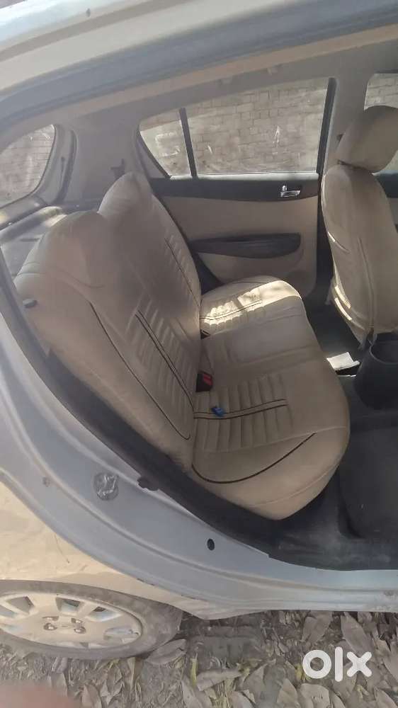 Hyundai I20 2012 Cng & Hybrids 72000 Km Driven