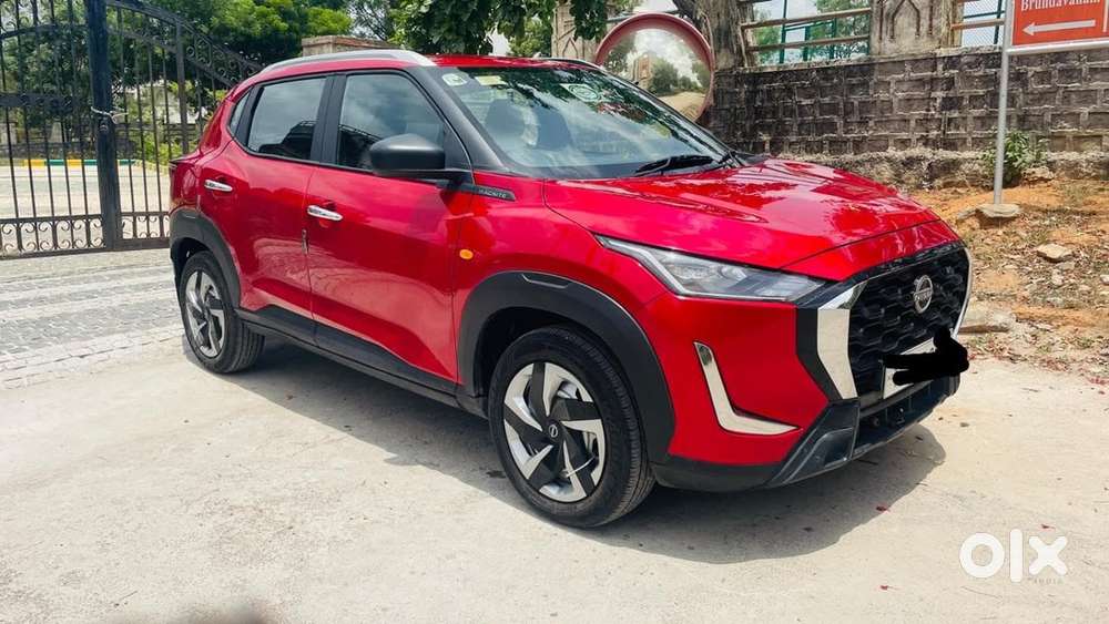 Lady Driven Nissan Magnite Petrol Amt  2025