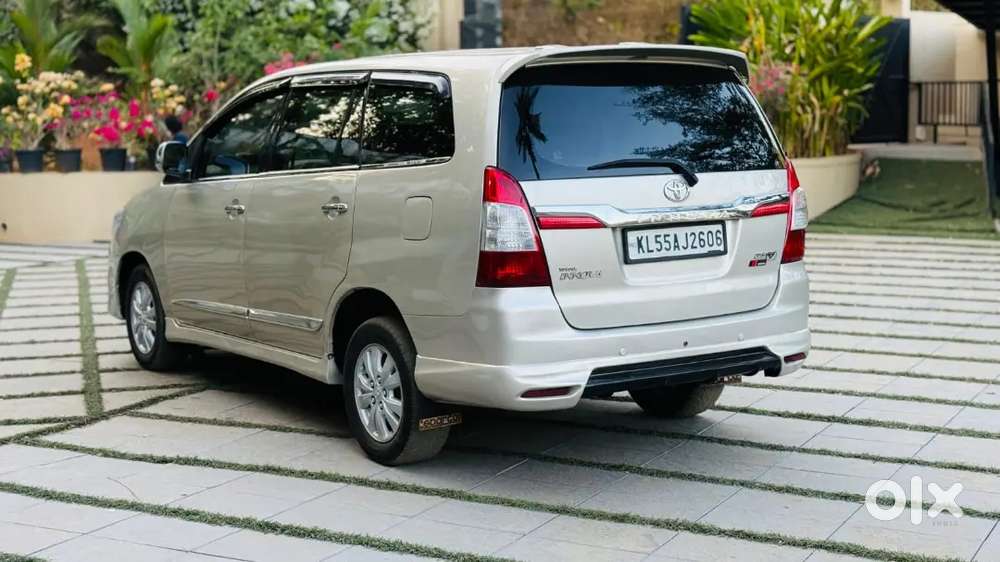 Toyota Innova 2012 Diesel 250000 Km Driven