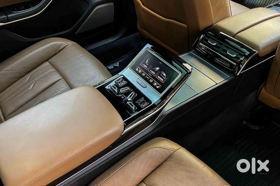 Audi A8 L, 2019, Petrol