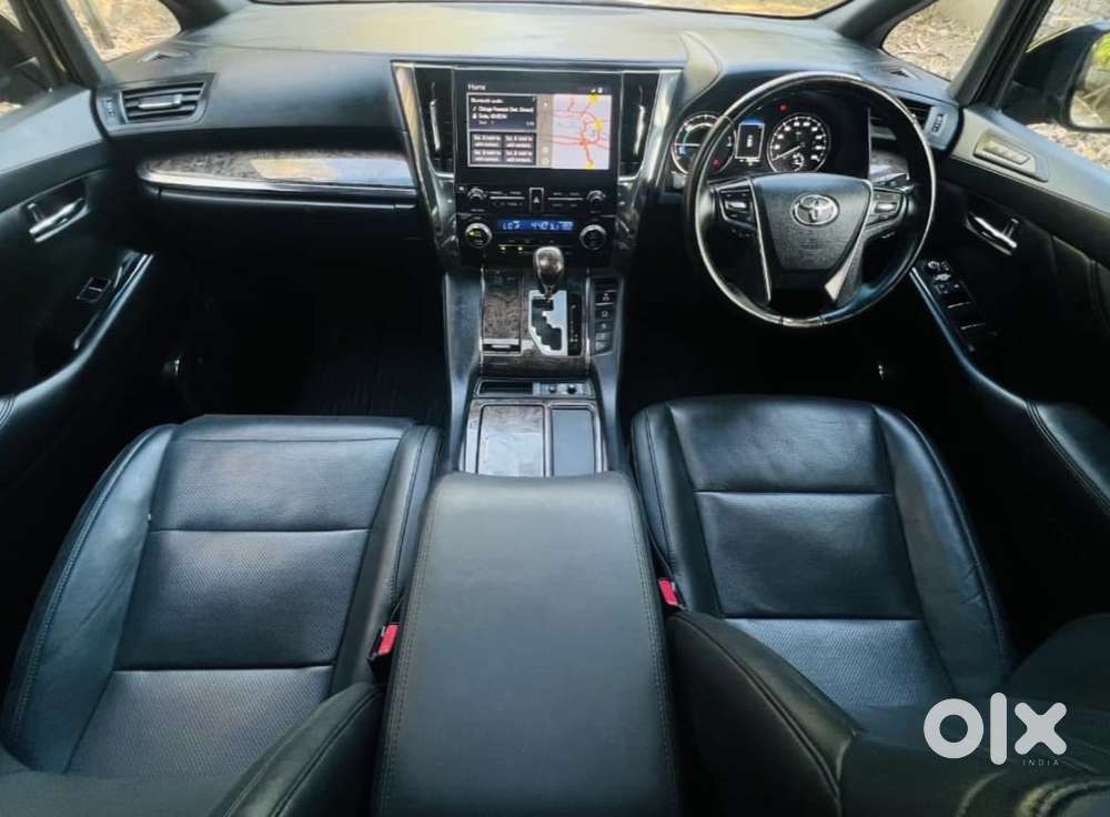 Toyota Vellfire 2.5 Executive Lounge, 2021, Petrol