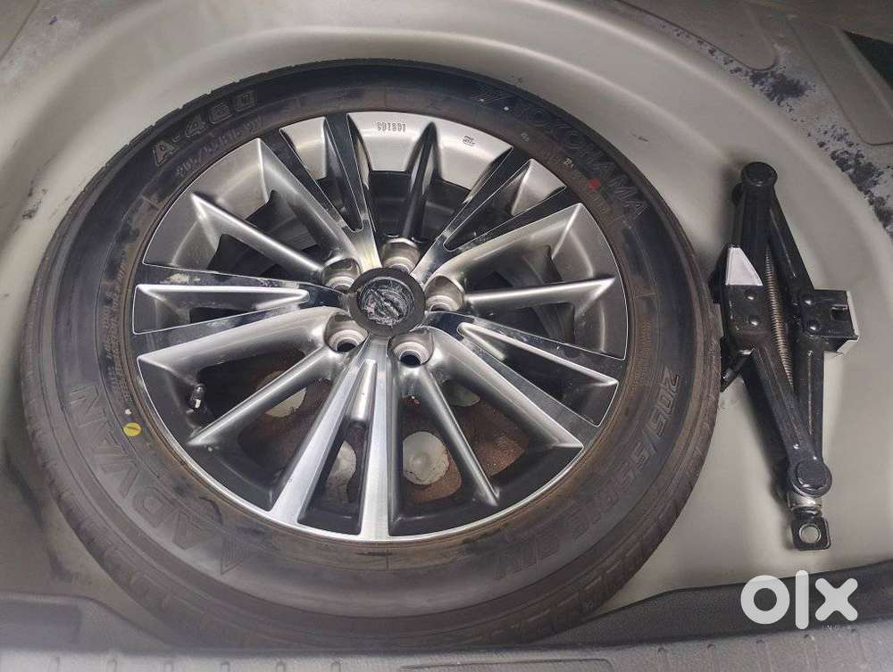 Toyota Corolla Altis 1.8 J, 2015, Petrol