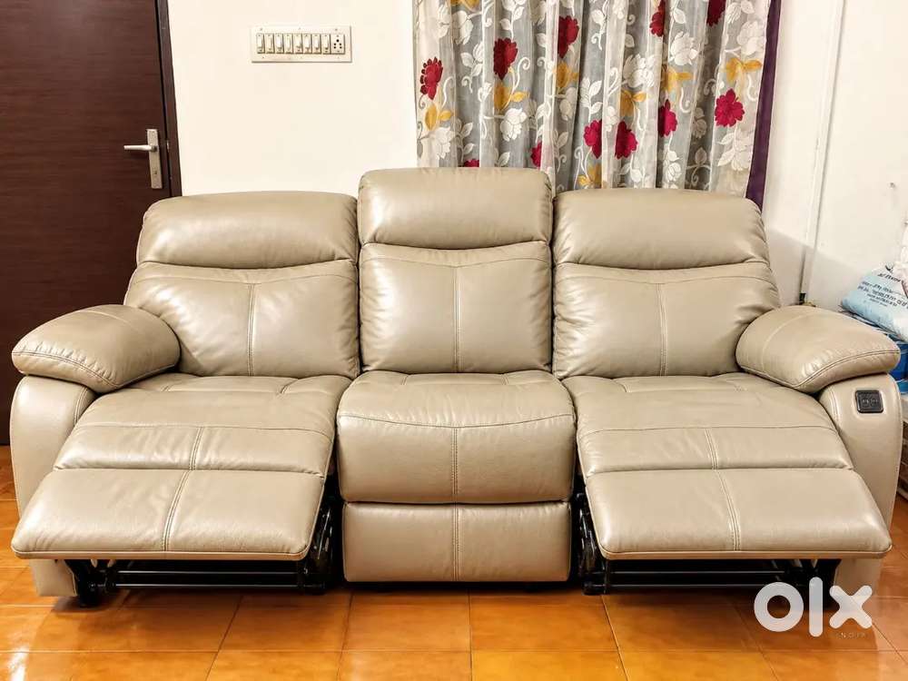 Home Town brand new Recliner 3+2 seater sofa set for sale