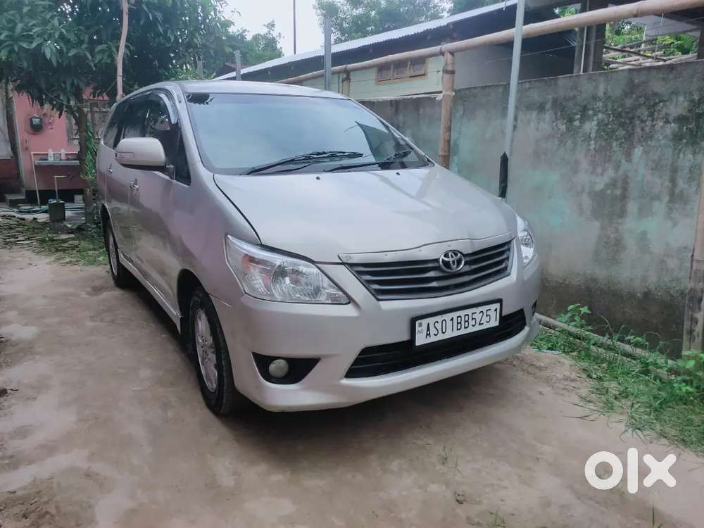 Toyota Innova 2.5 V 2013