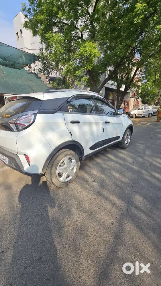 Tata Nexon 2022 Sunroof Manual Diesel Well Maintained