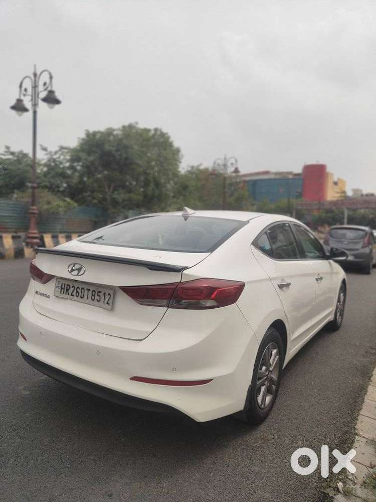 Hyundai Elantra 1.8 Sx Mt, 2018, Petrol