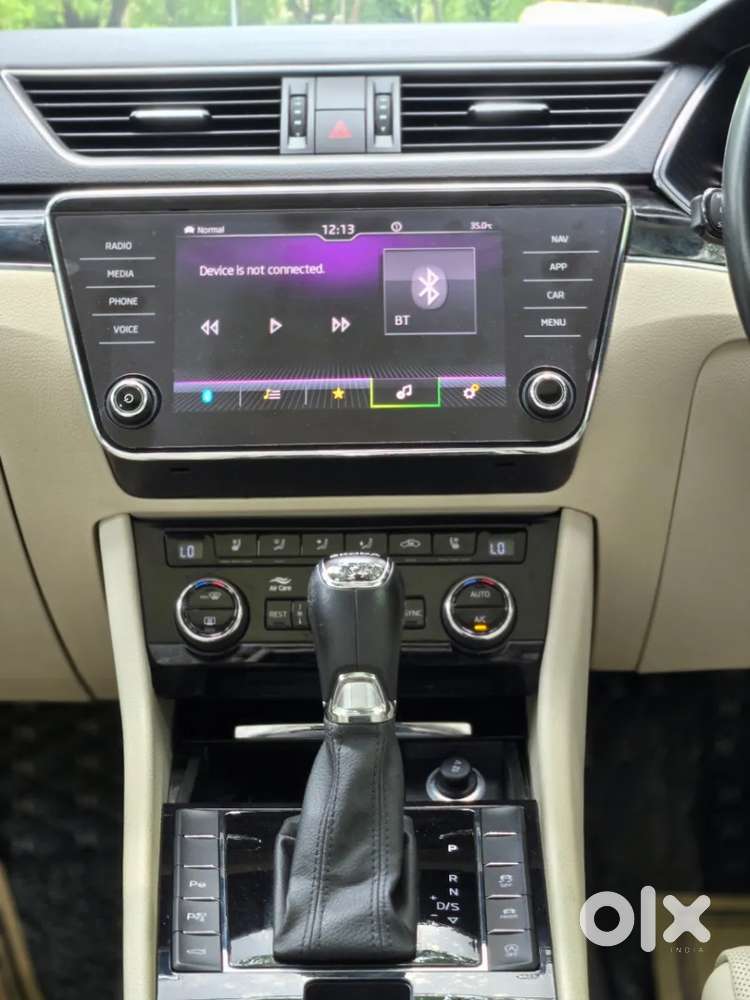 Skoda Superb 2.0 L&k Tsi At, 2023, Petrol