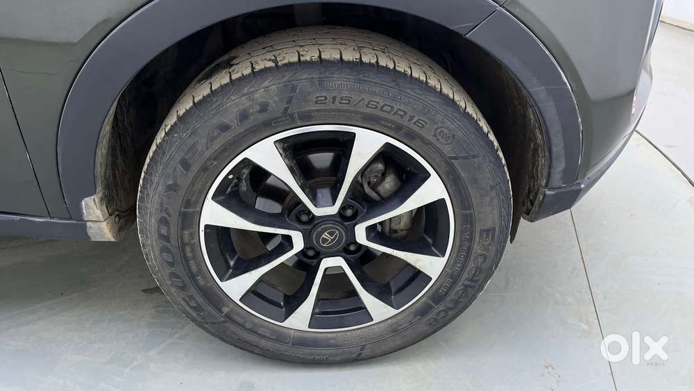 Tata Nexon 1.2 Revotron Xza Plus, 2020, Petrol