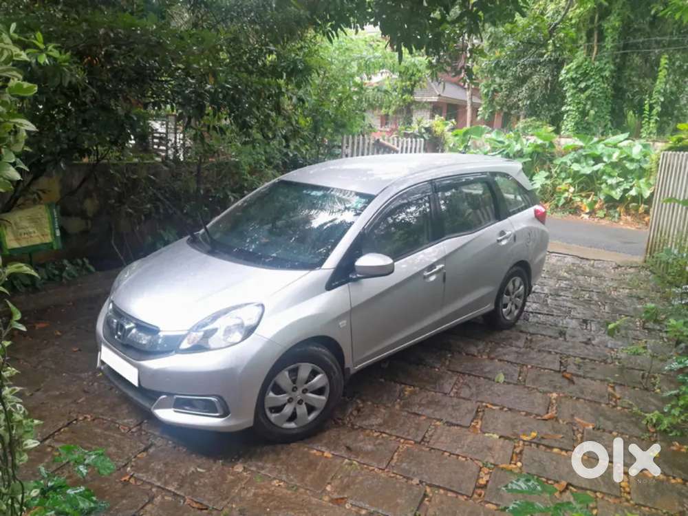 Honda Mobilio Diesel 2014 With 24kmpl Mileage
