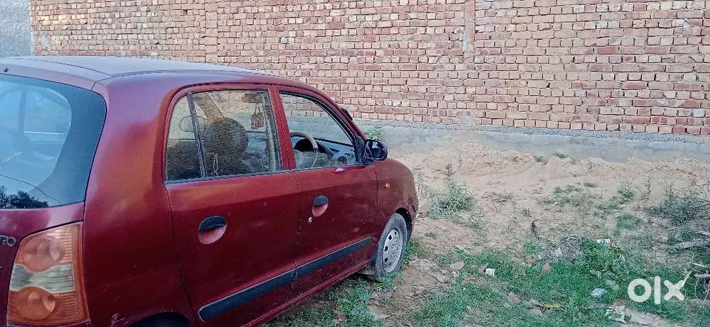 A Santro Car Is On Sale With Good Condition And Well Maintained