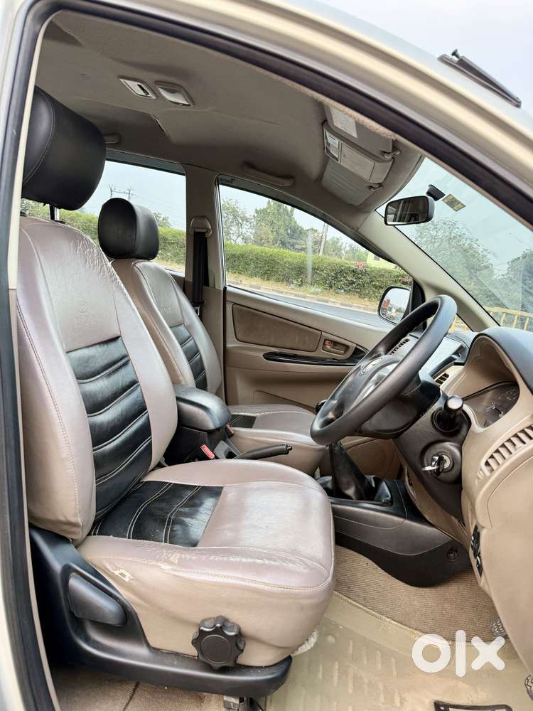 Toyota Innova 2.5 G (diesel) 8 Seater, 2015, Diesel