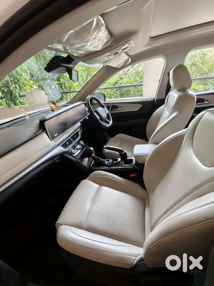 Mahindra Xuv700 Ax7 Petrol Automatic 2023 Model For Sale