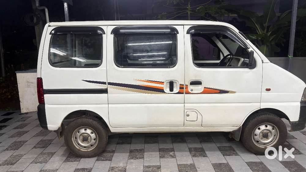Maruti Suzuki Eeco 2017 Petrol Well Maintained
