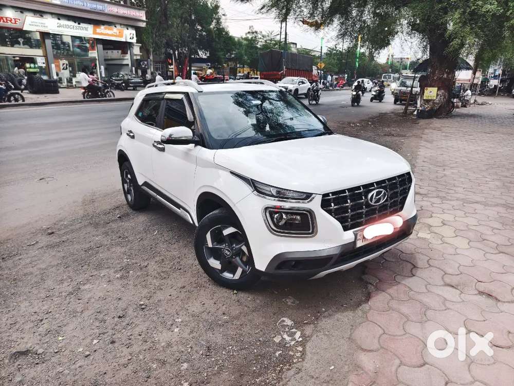 Hyundai Venue 2020 Diesel 66500 Km Driven With Well Maintained
