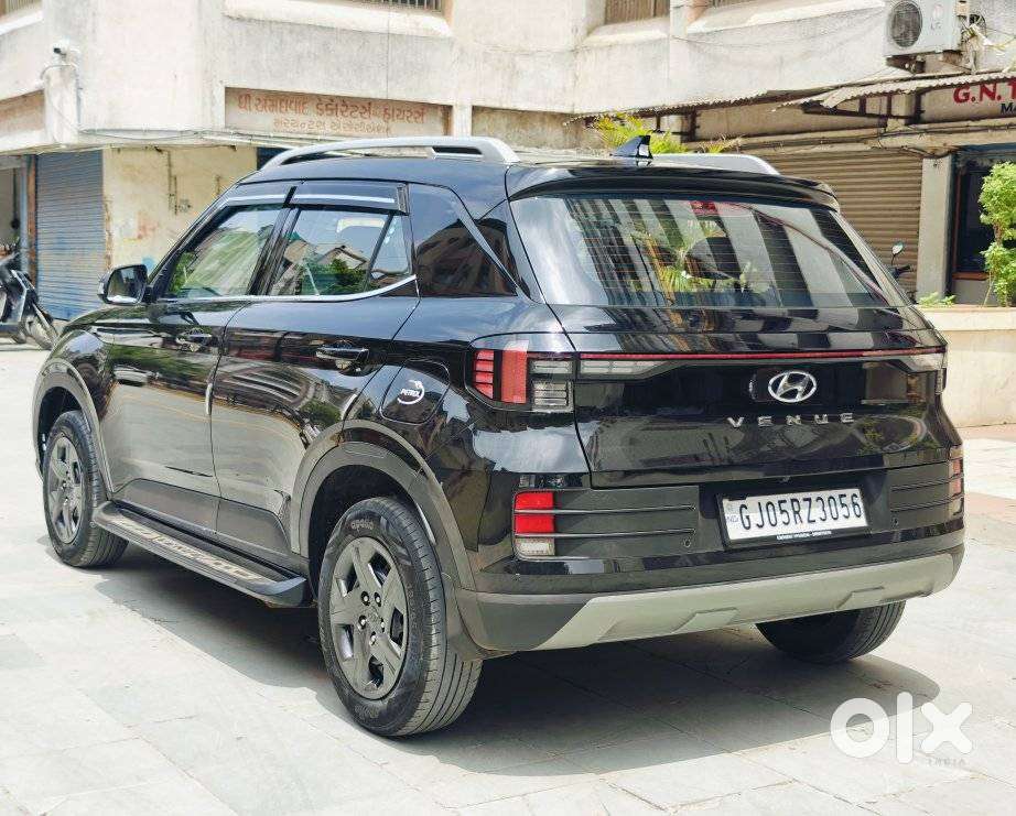 Hyundai Venue 1.2 S (o), 2024, Petrol