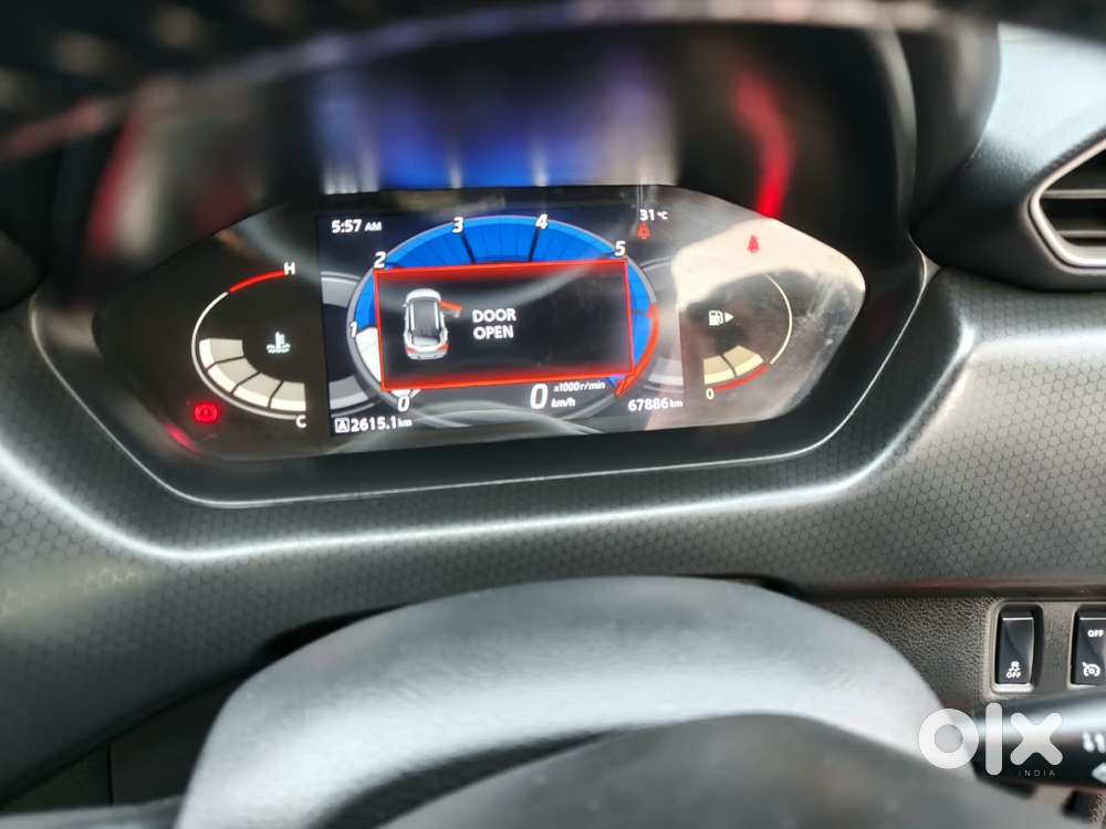 Nissan Magnite 1.0 Xv Premium, 2023, Petrol