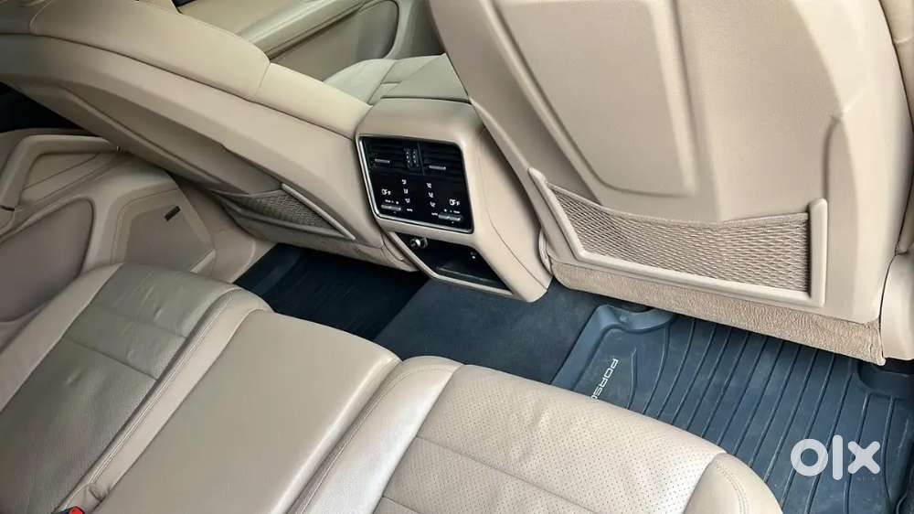 Porsche Cayenne 2022 Petrol 27000 Km Driven
