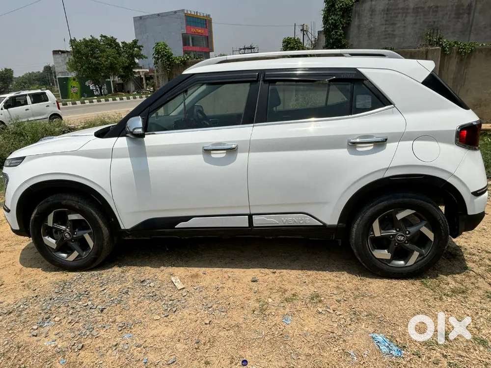 Hyundai Venue 2020 Diese Sunroof Top Module  89000 Km Driven