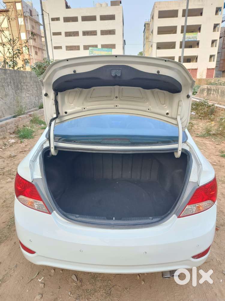 Hyundai Verna Vtvt 1.6 Sx, 2012, Petrol