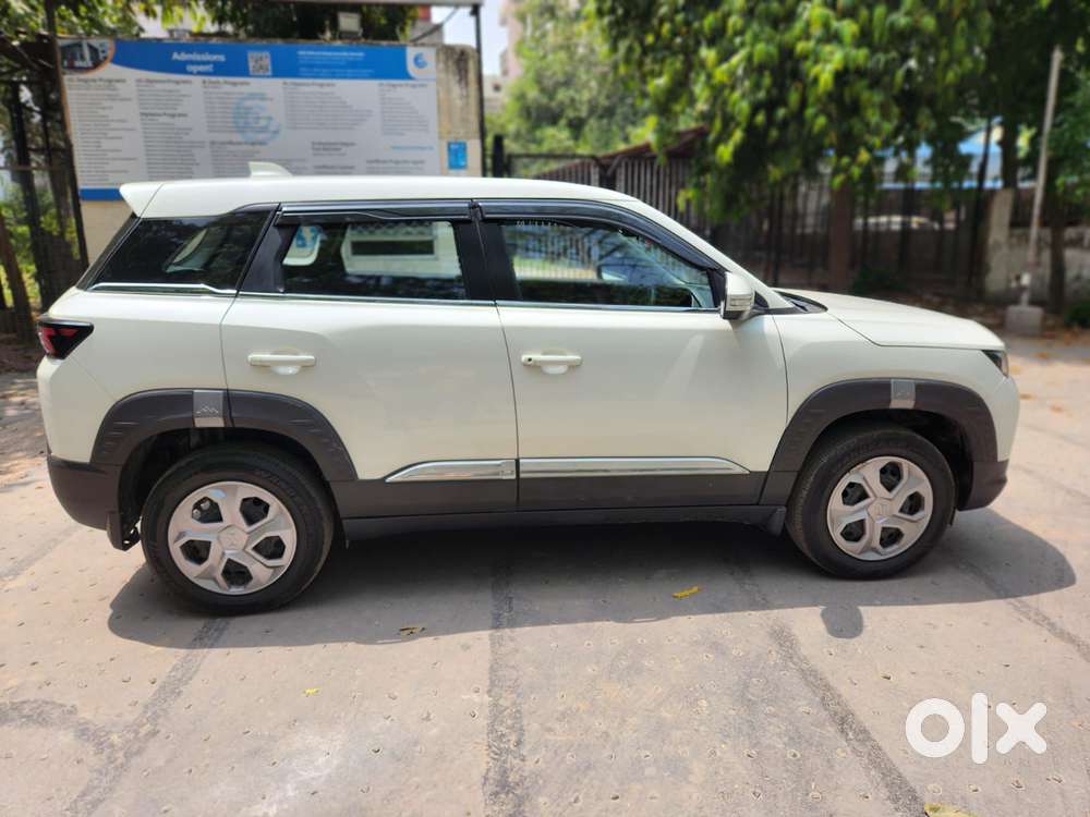 Maruti Suzuki Brezza 1.5 Lxi Smart Hybrid, 2024, Petrol