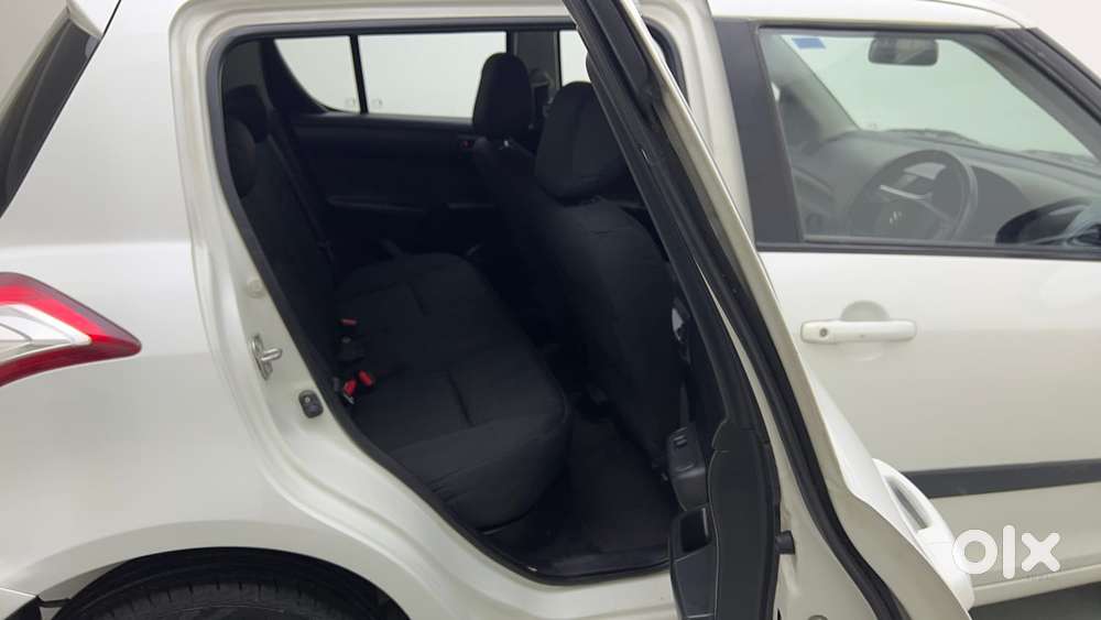 Maruti Suzuki Swift 1.2 Lxi (o), 2016, Petrol