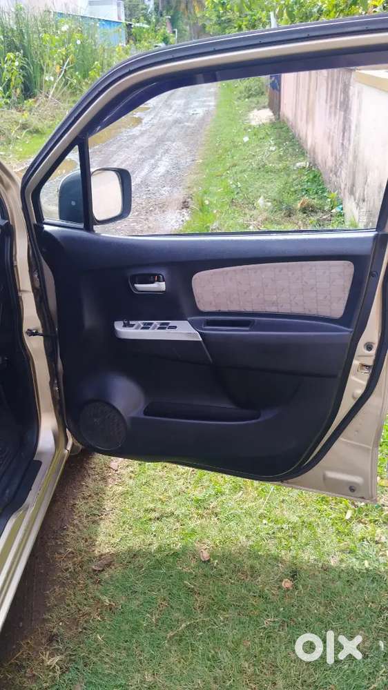 Maruti Suzuki Wagon R 1.0 2013 Petrol Vxi E Beige Colour