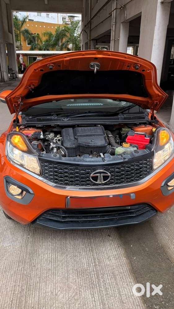 Tata Nexon Diesel 2018 - Dualtone Marigold Grey Automatic Diesel