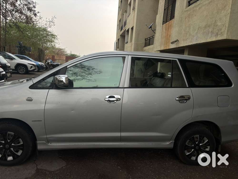 Toyota Innova 2012