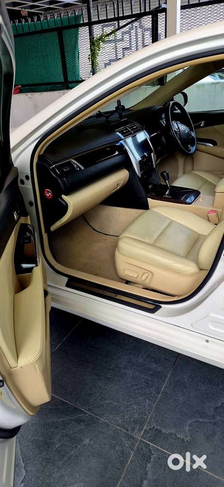 Toyota Camry Hybrid 2016